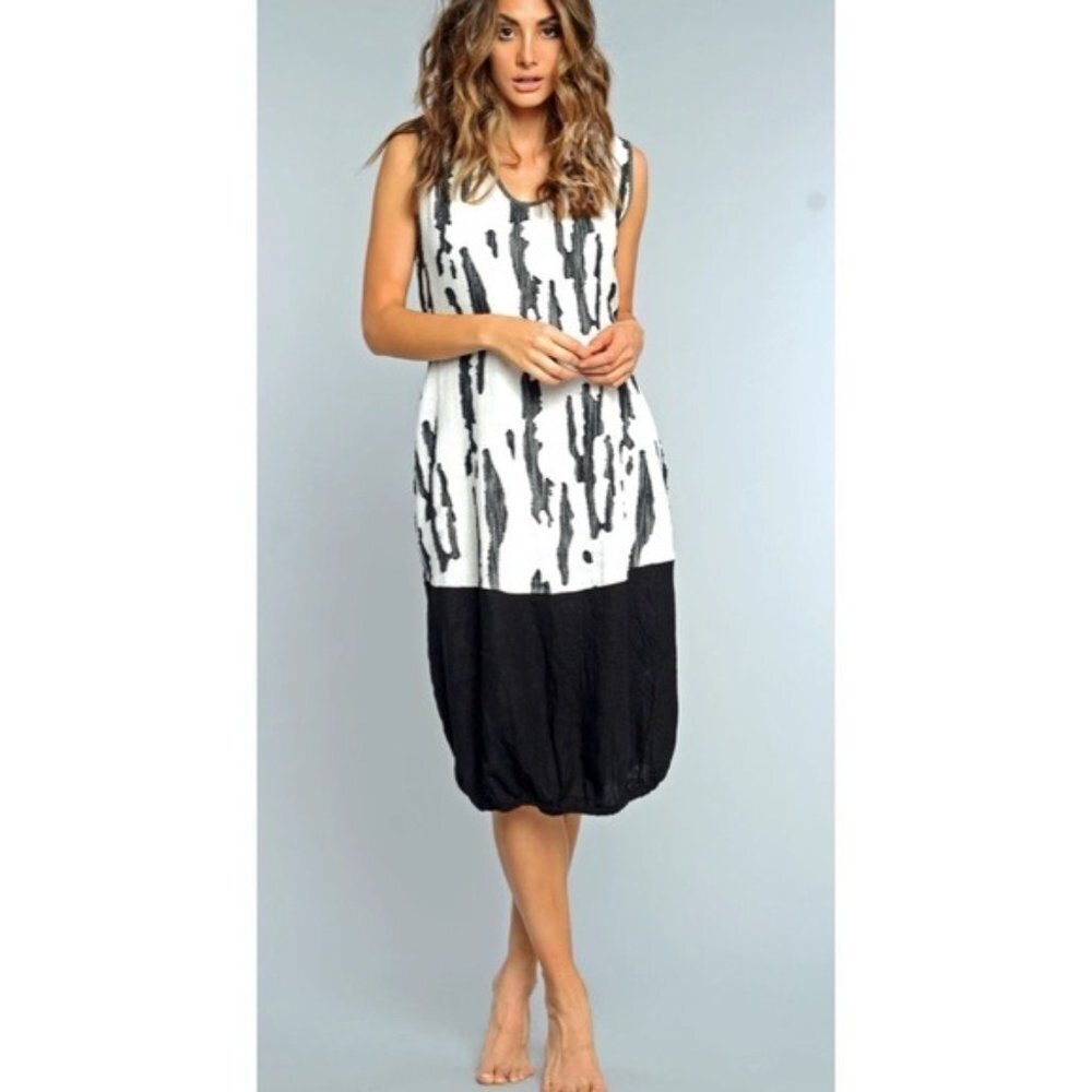 Khangura Black and White Wild Frolic Balloon Dress
